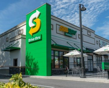 image of Subway restaurant
