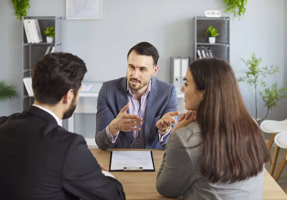 10 Reasons Why Aspiring Franchisees Need a Great Franchise Attorney