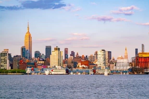 picture of new jersey city used for webpage titled new jersey franchise attorneys