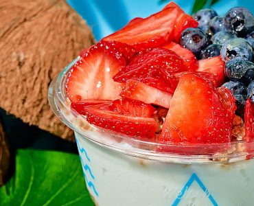 image of food served at playa bowls franchise locations